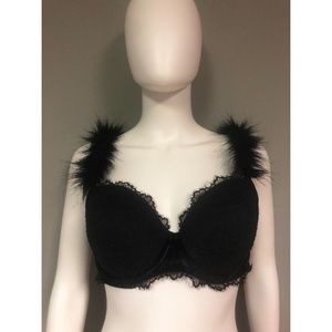 Victoria's Secret 34 D lace bra w interchangable straps